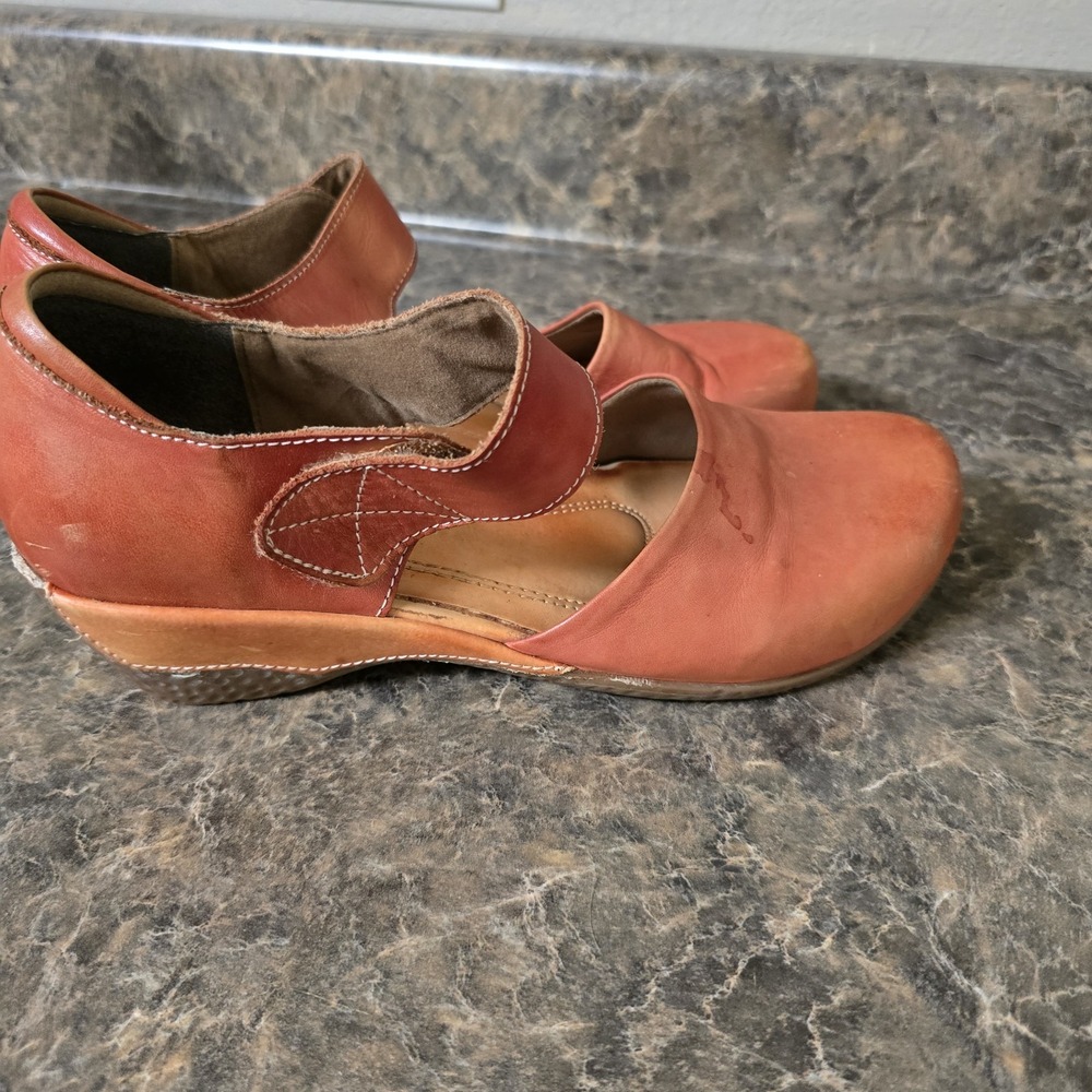 L'Artiste Spring Step Gloss Wedge Mary Janes Purple Leather Shoes Sz 39